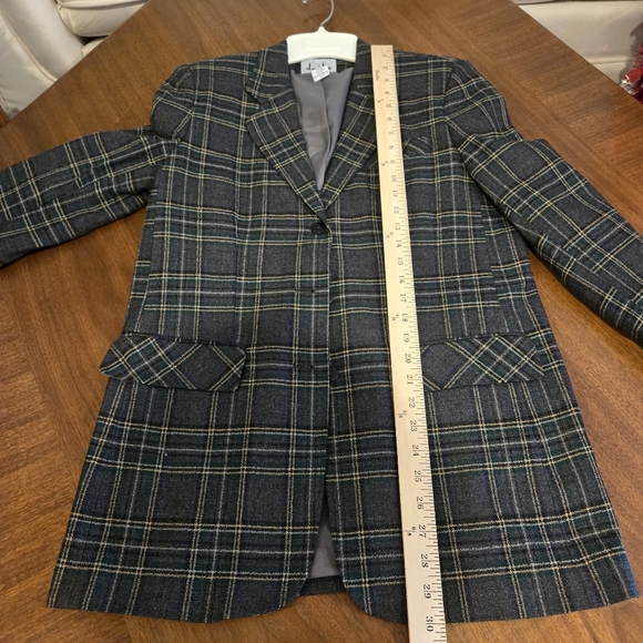 David N Grey & White Wool Plaid Woman's Suit Size 8 - Picture 7 of 10